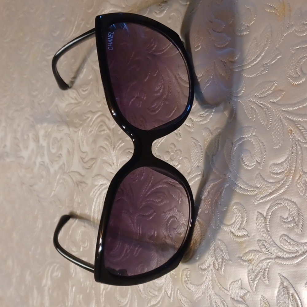 - Black sunglasses